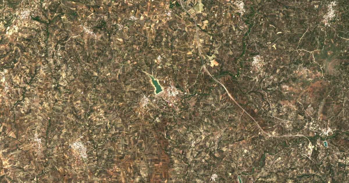 Satelitska karta: Ínion