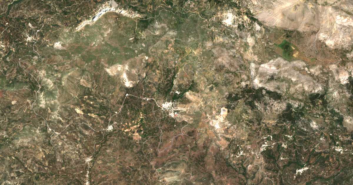 Satelitska karta: Loutrákion