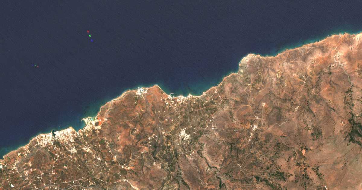 Satelitska karta: Paralía Milátou