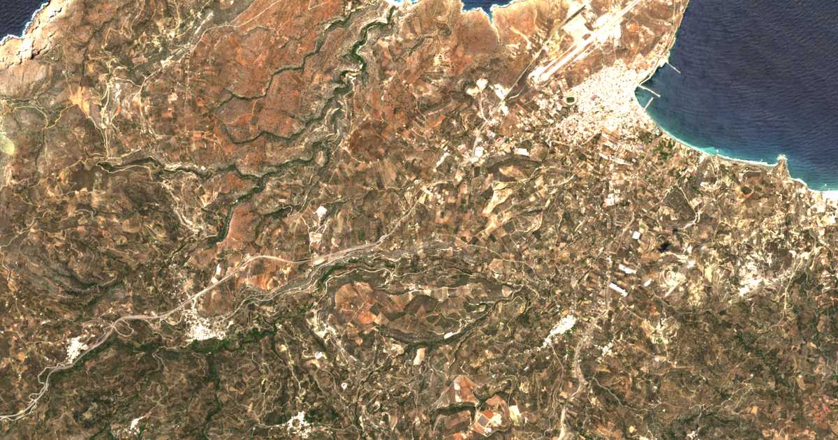 Satelitska karta: Sarantápichos