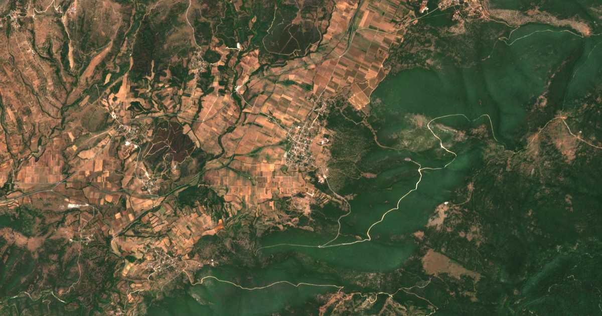 Satelitska karta: Plataniá