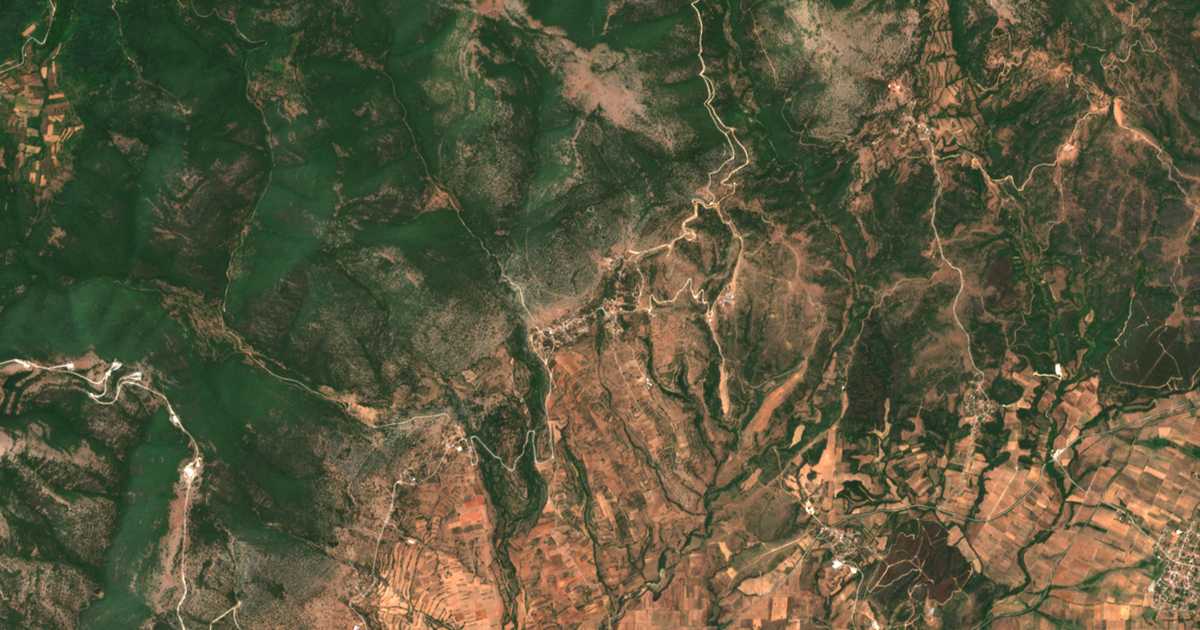 Satelitska karta: Ypsilí Ráchi
