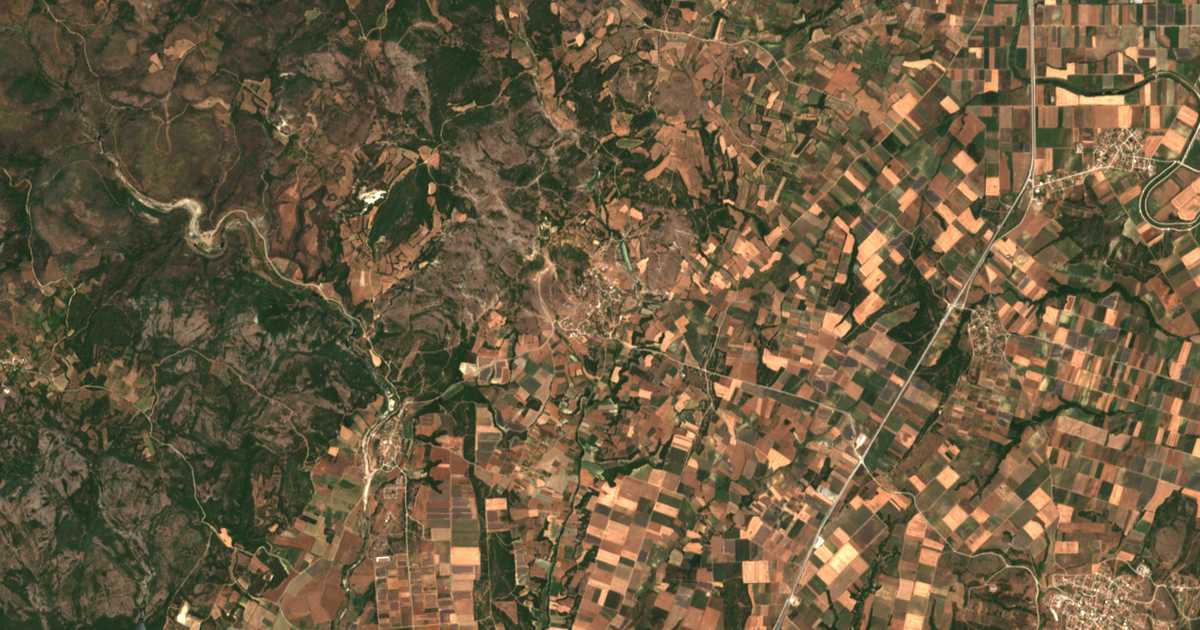 Satelitska karta: Trifýllion