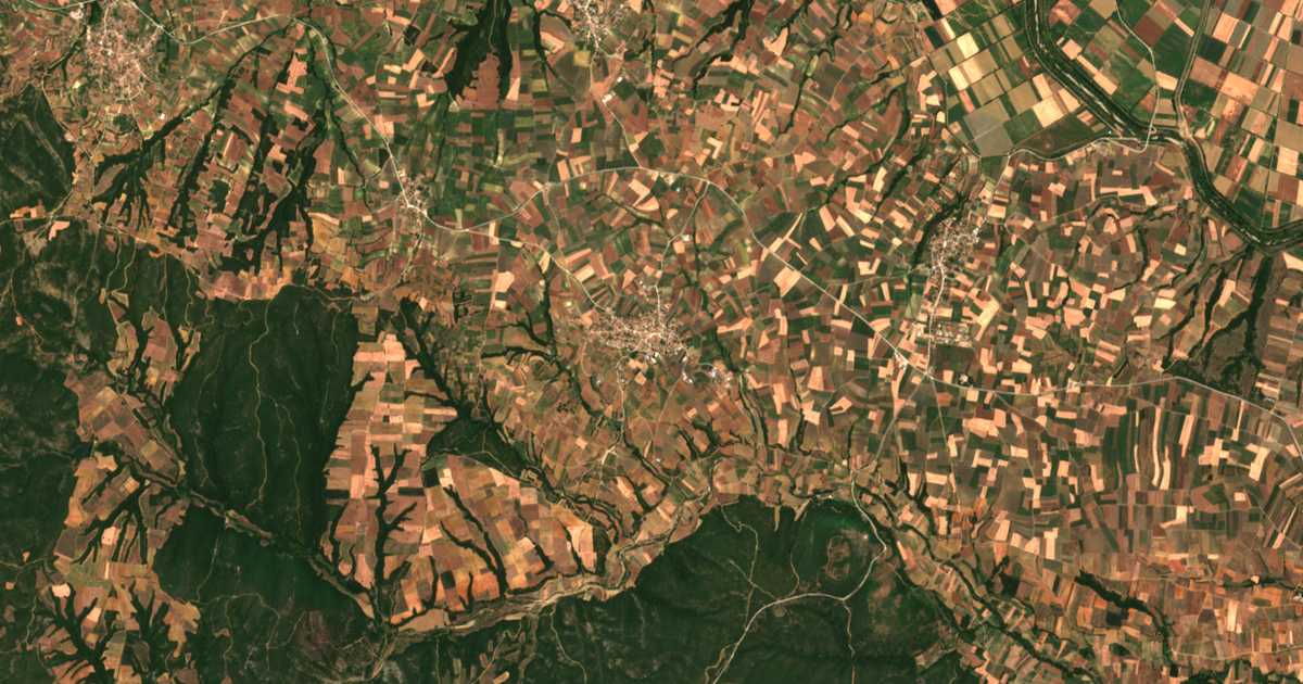 Satelitska karta: Aspronérion
