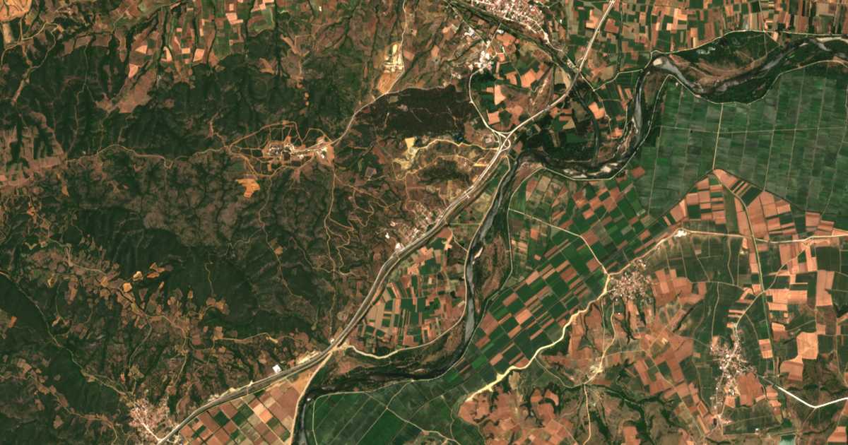 Satelitska karta: Néoi Psathádes