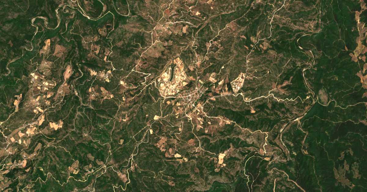 Satelitska karta: Méga Déreion
