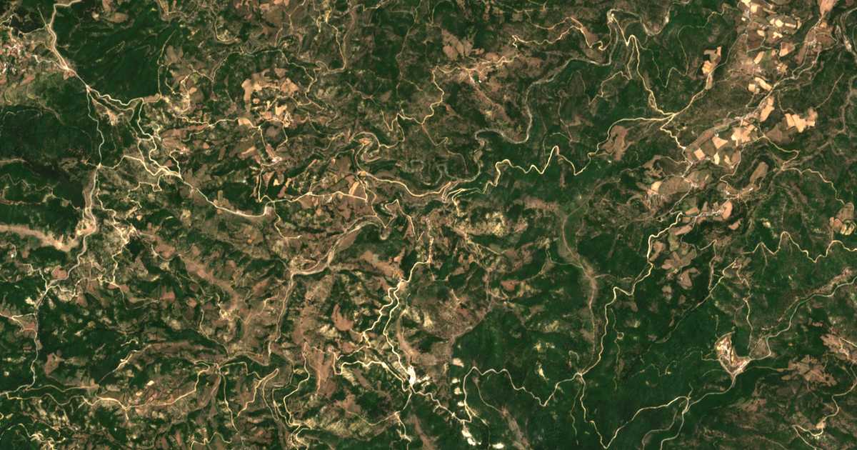 Satelitska karta: Petrólofos