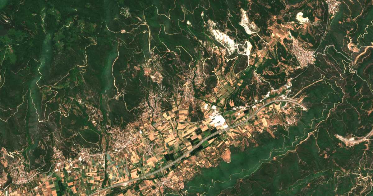 Satelitska karta: Kipía