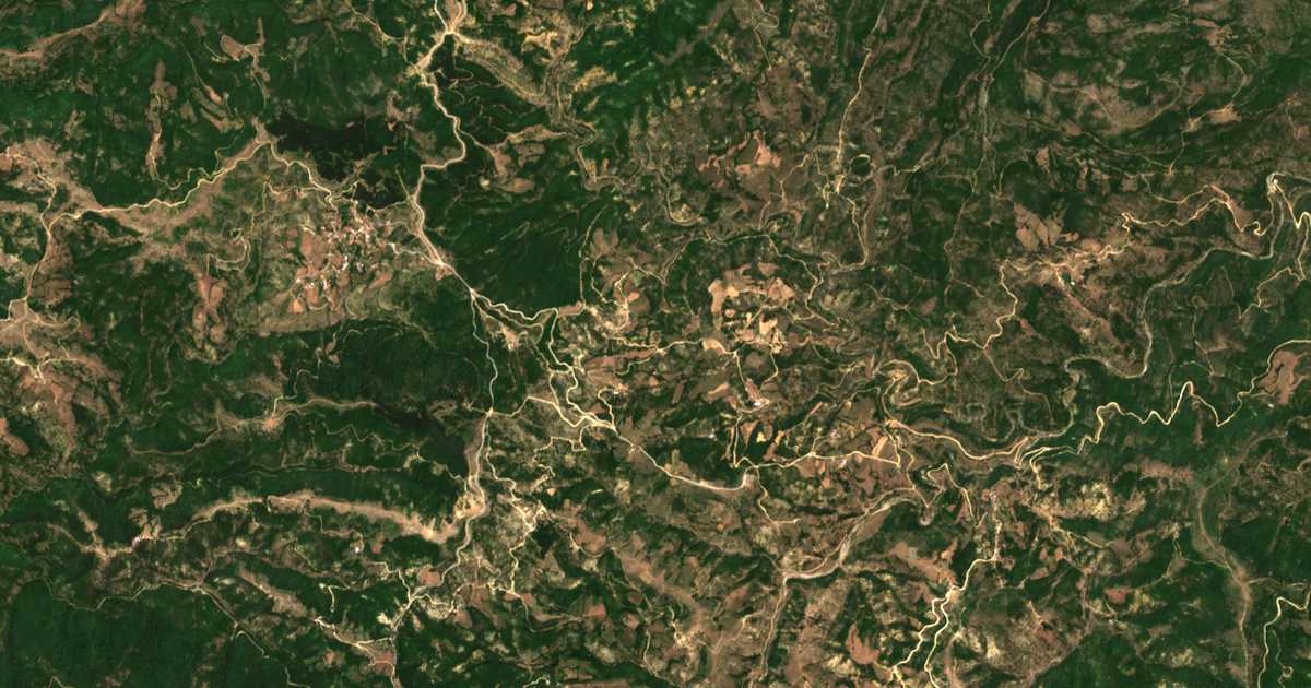 Satelitska karta: Kerasiá