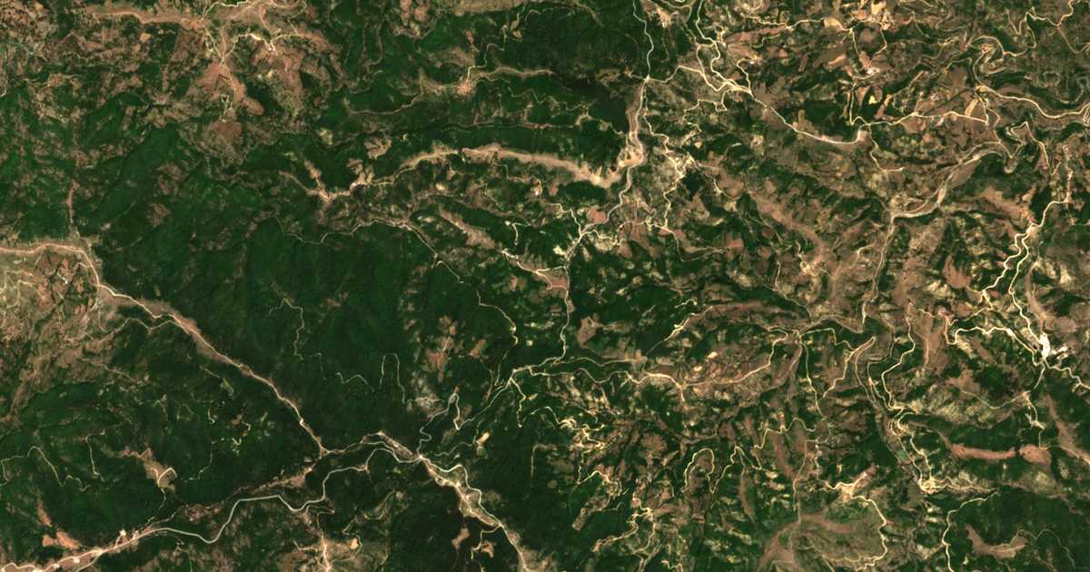 Satelitska karta: Mikrós Kéchros