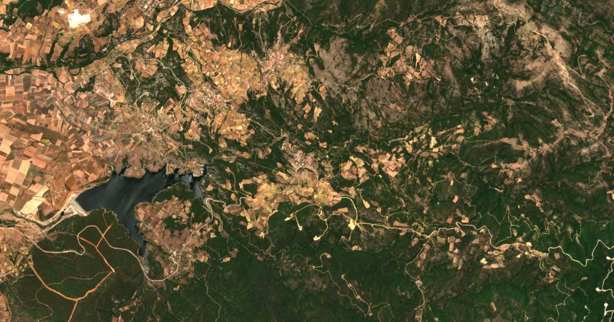 Satelitska karta: Néda