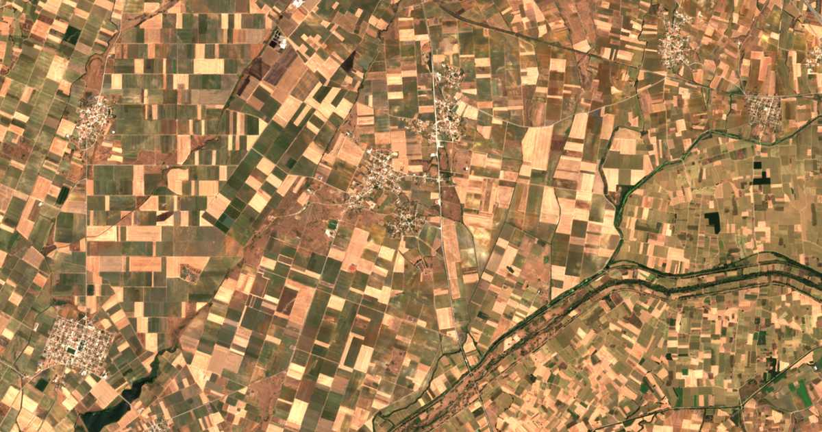 Satelitska karta: Mikrón Doukáton