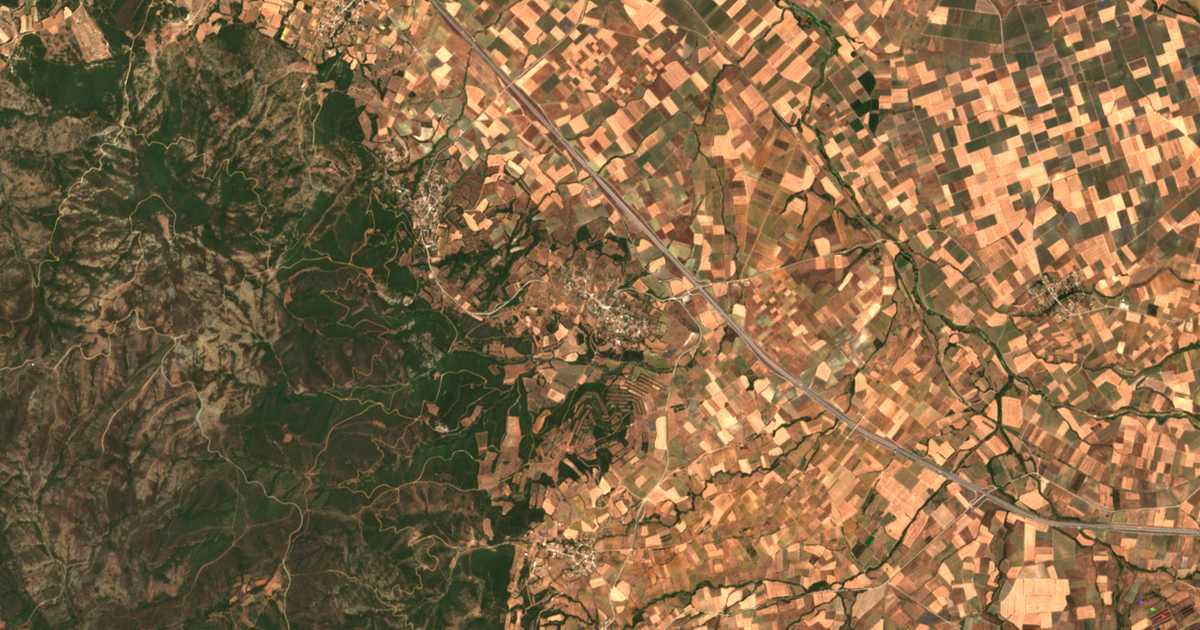 Satelitska karta: Dióni