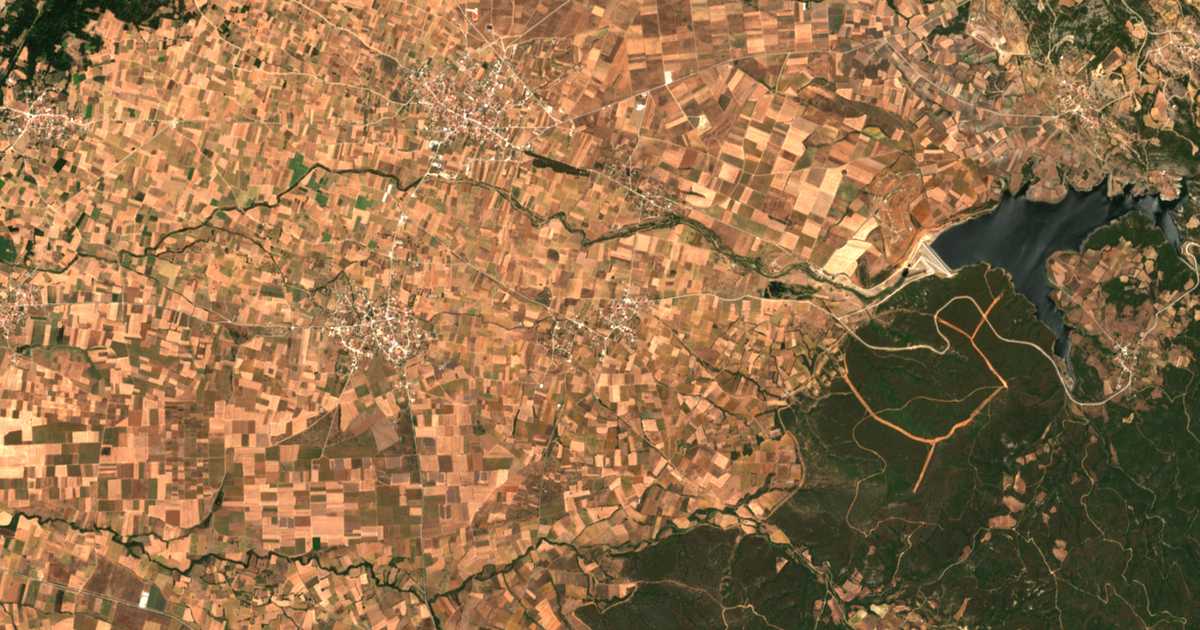 Satelitska karta: Évrenos