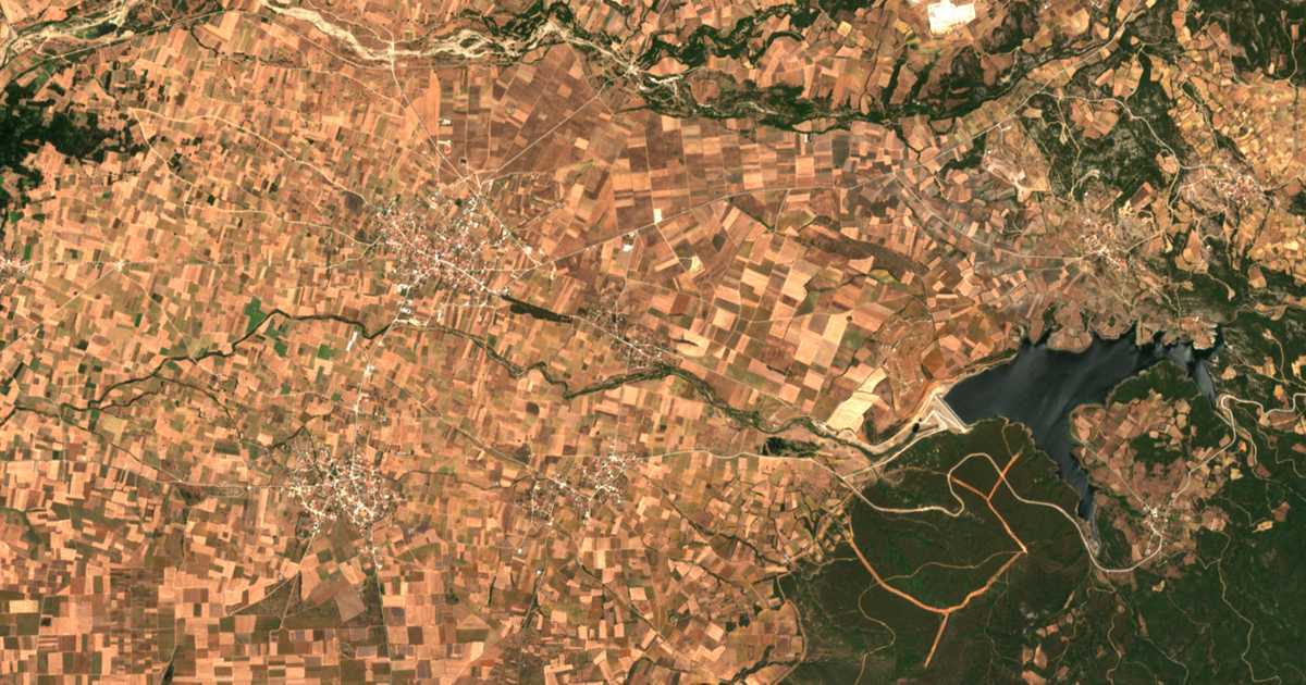 Satelitska karta: Iásion