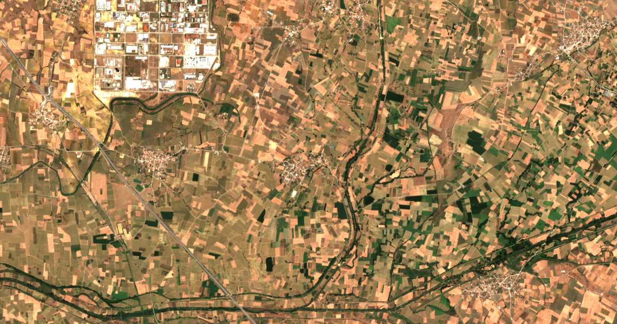 Satelitska karta: Pámforon