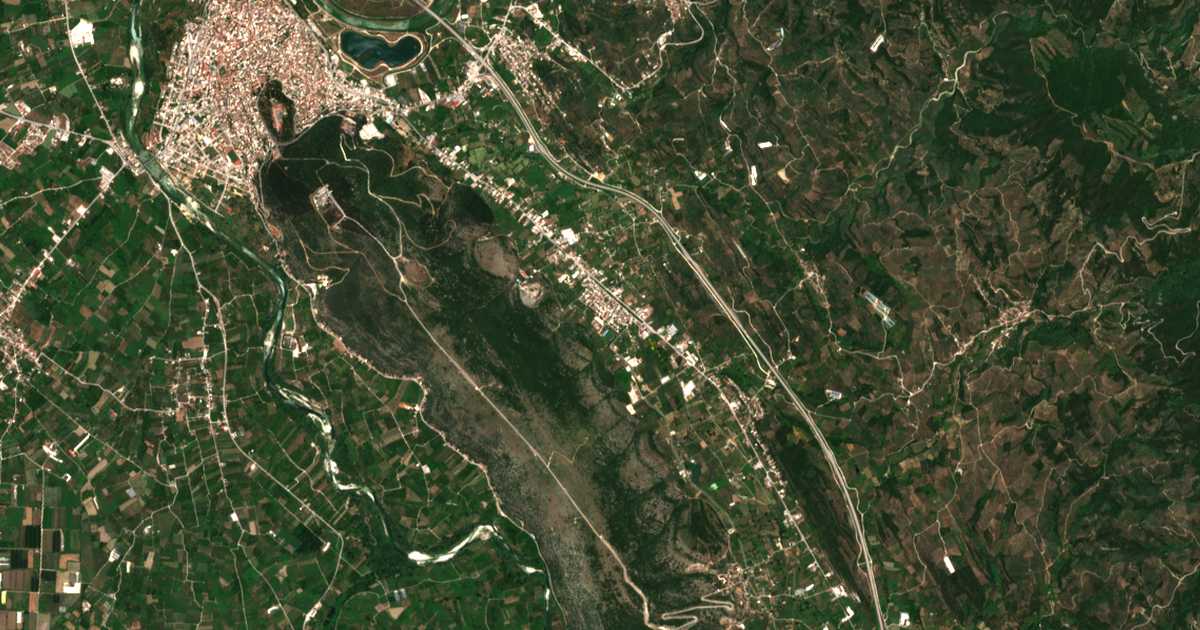 Satelitska karta: Ágioi Anárgyroi