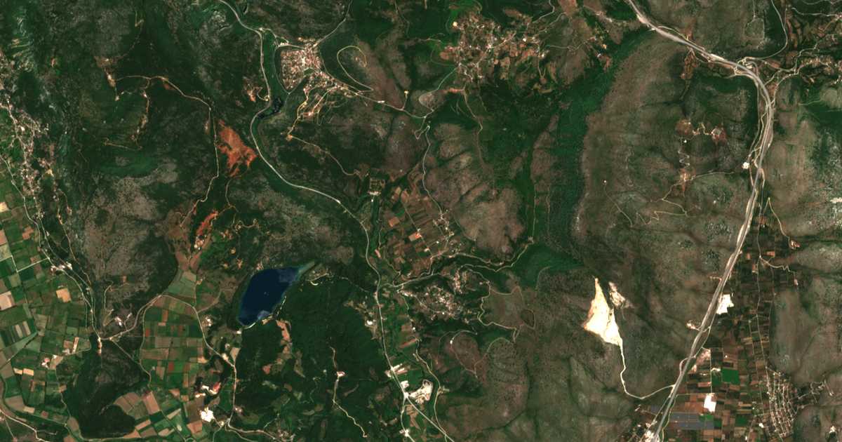 Satelitska karta: Anogeiatá