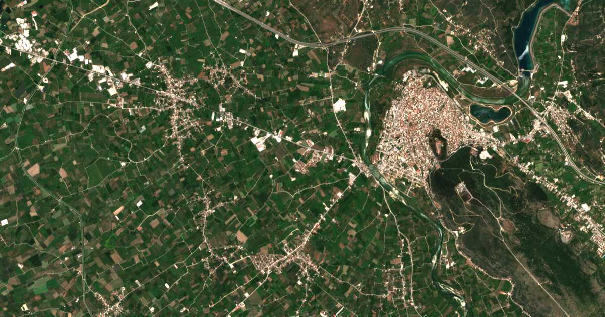 Satelitska karta: Eleoúsa