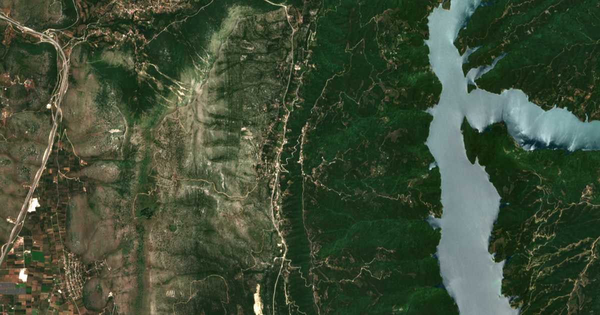 Satelitska karta: Korfovoúnion