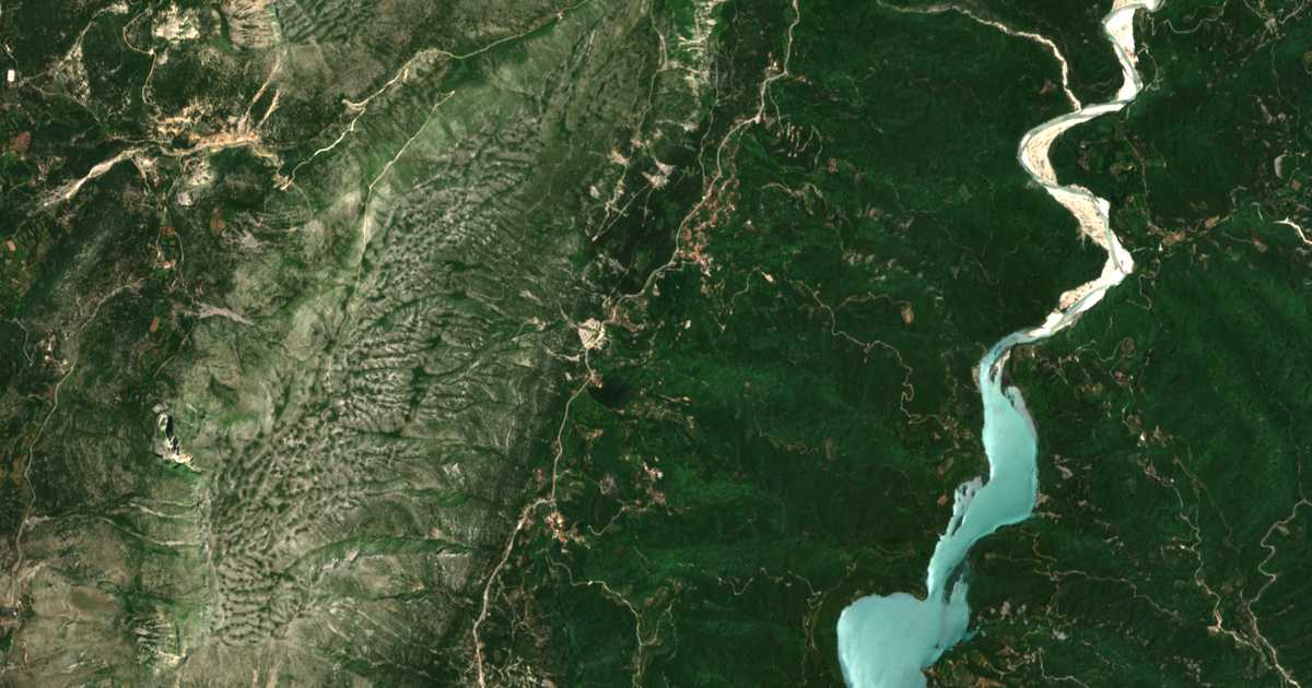 Satelitska karta: Perdikárion
