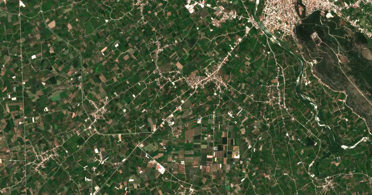 Satelitska karta: Syngounéika