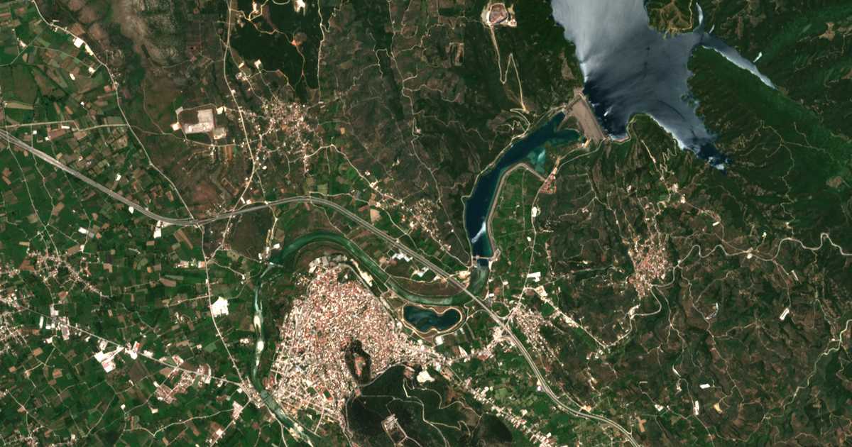 Satelitska karta: Vlachérna