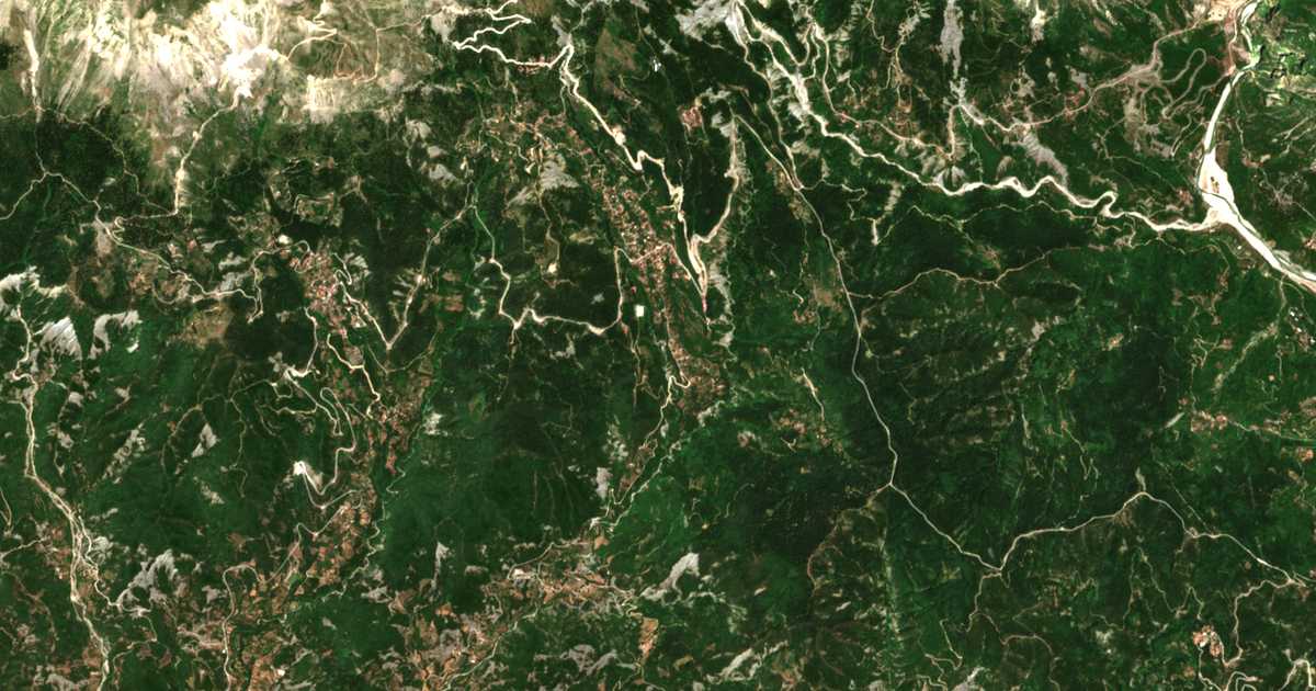Satelitska karta: Ampélia