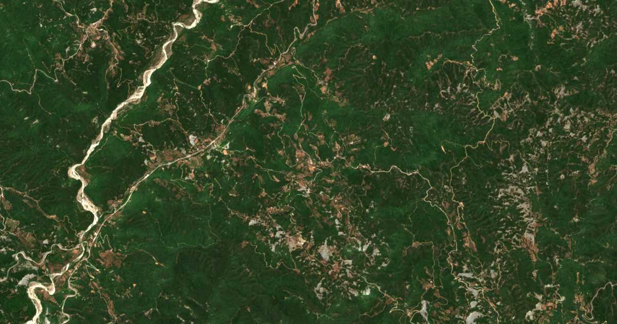 Satelitska karta: Ágios Charálampos