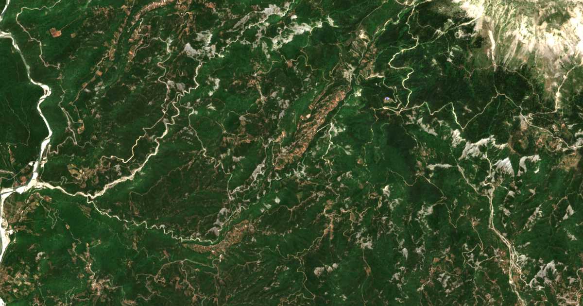Satelitska karta: Kypséli