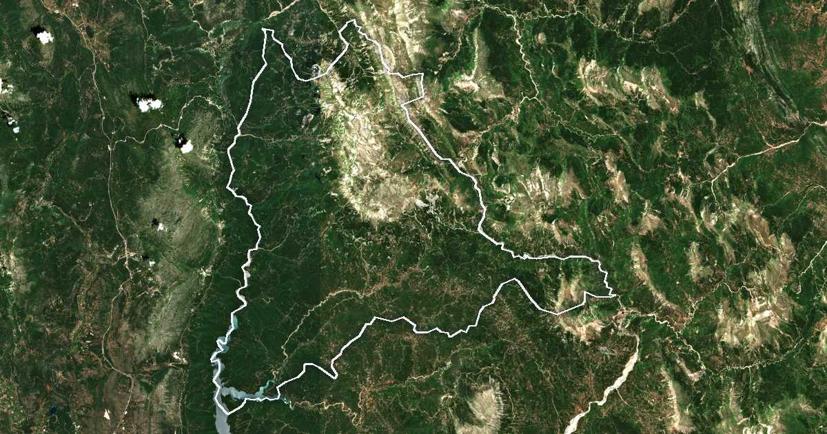 Satelitska snimka s ucrtanom granicom: Dímos Kentrikón Tzoumérkon