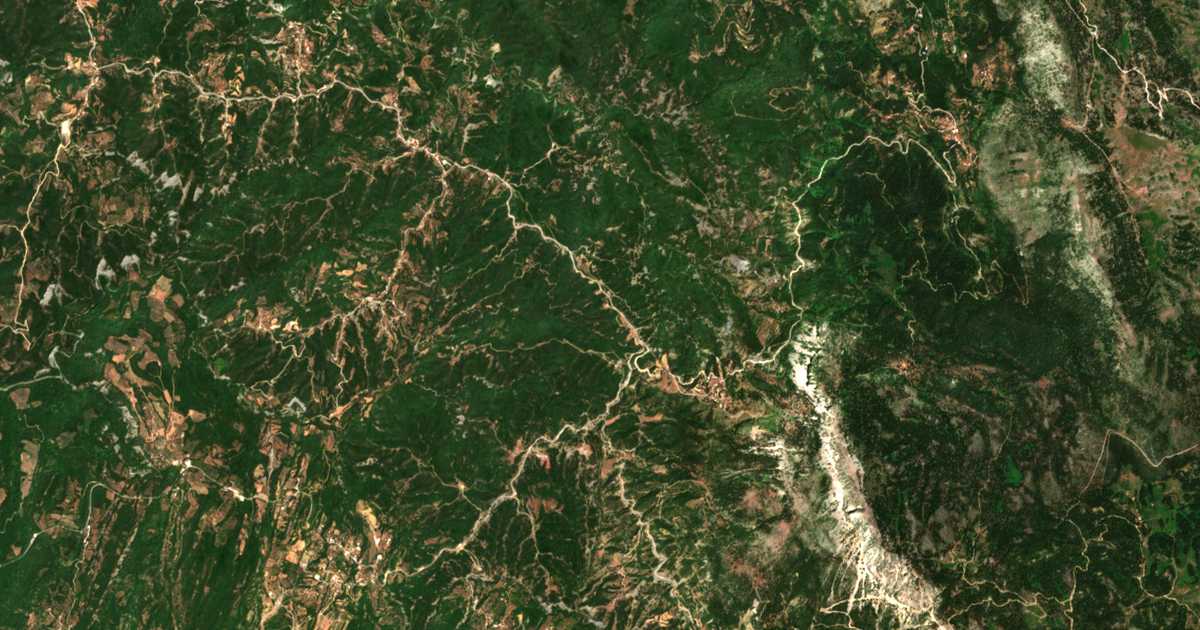 Satelitska karta: Agía Paraskeví