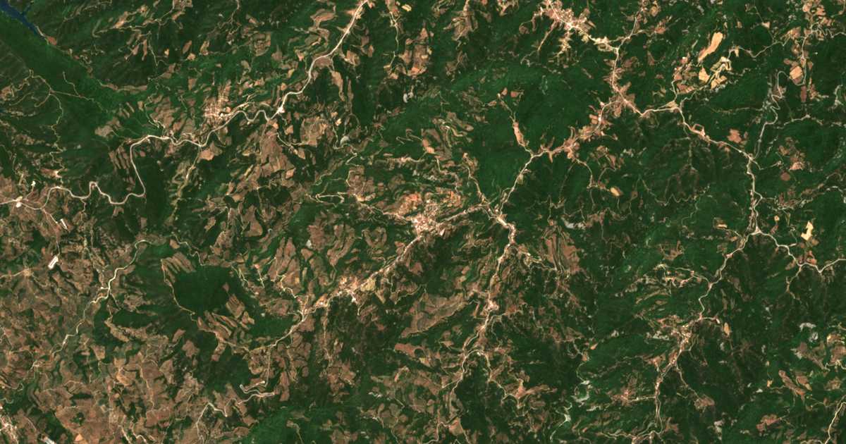 Satelitska karta: Áno Pétra