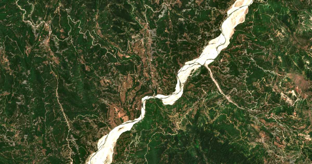 Satelitska karta: Dílofo