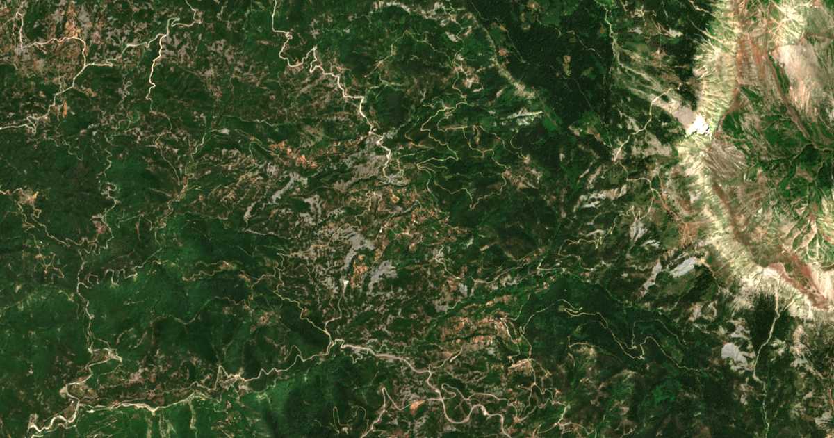 Satelitska karta: Kastanéa