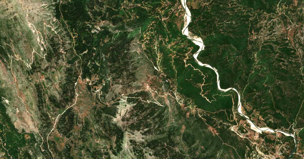 Satelitska karta: Velanidiá