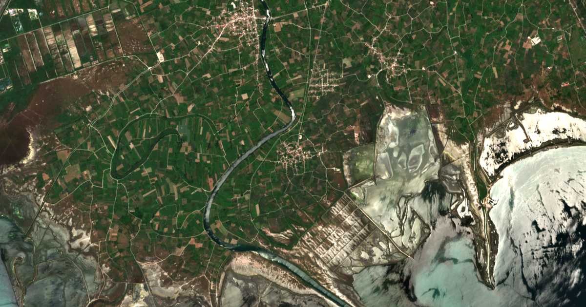 Satelitska karta: Komménon