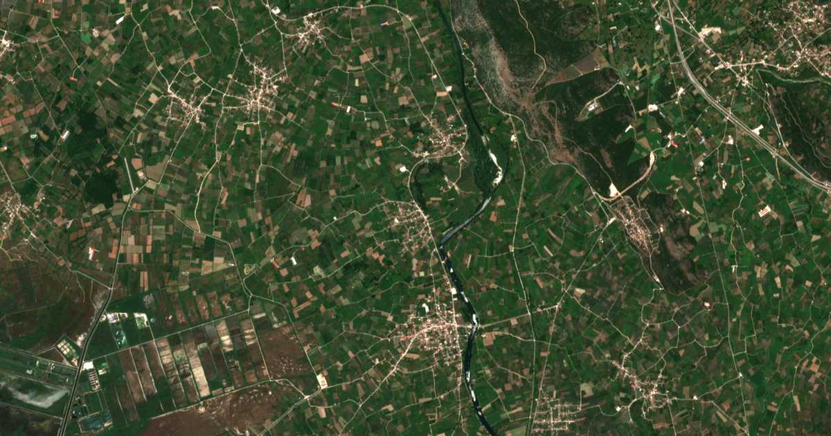 Satelitska karta: Pachykálamos