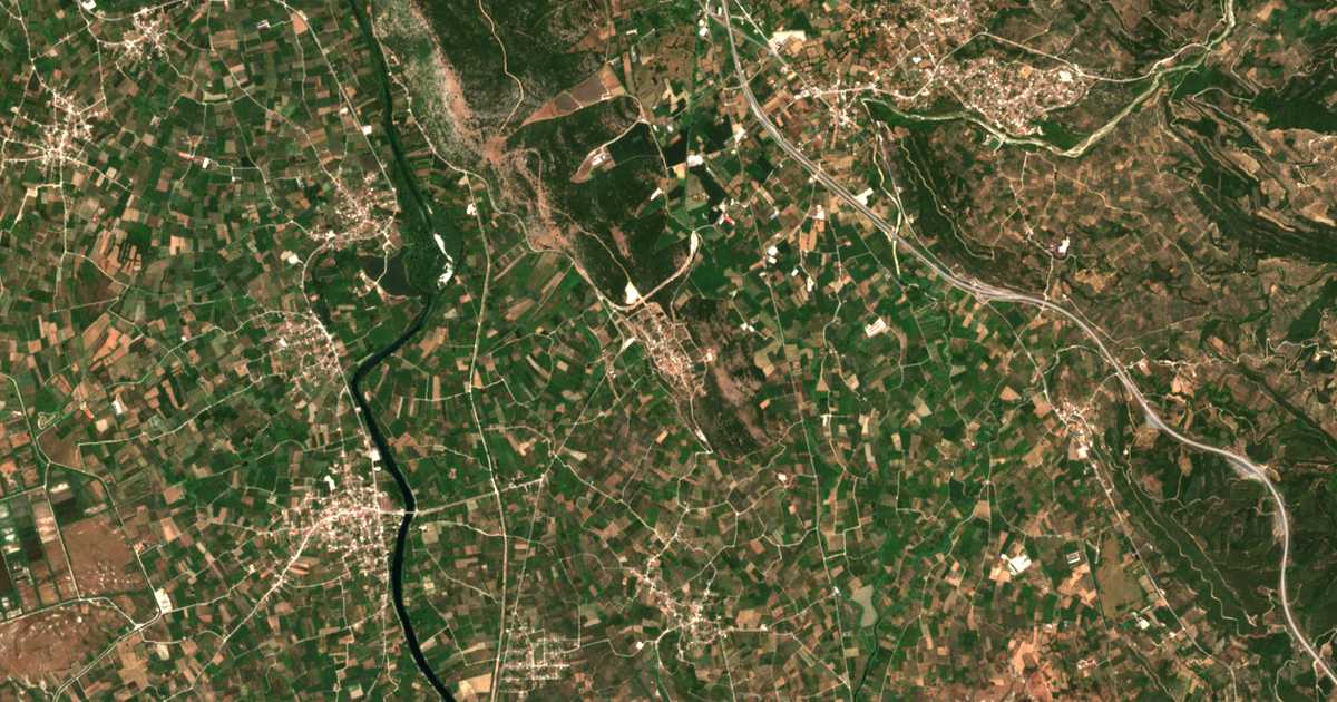 Satelitska karta: Peránthi