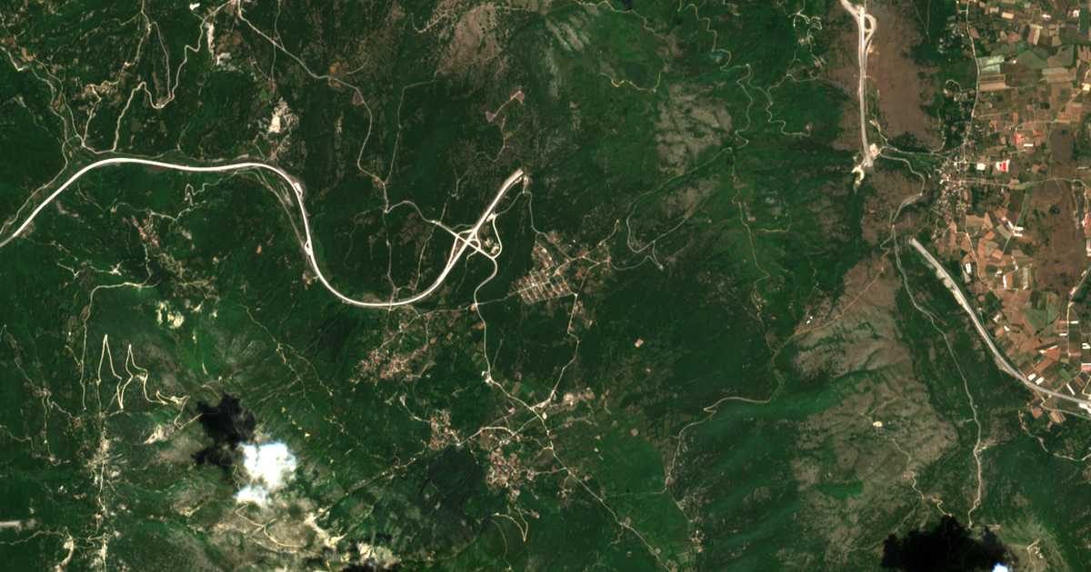Satelitska karta: Dodonoúpoli