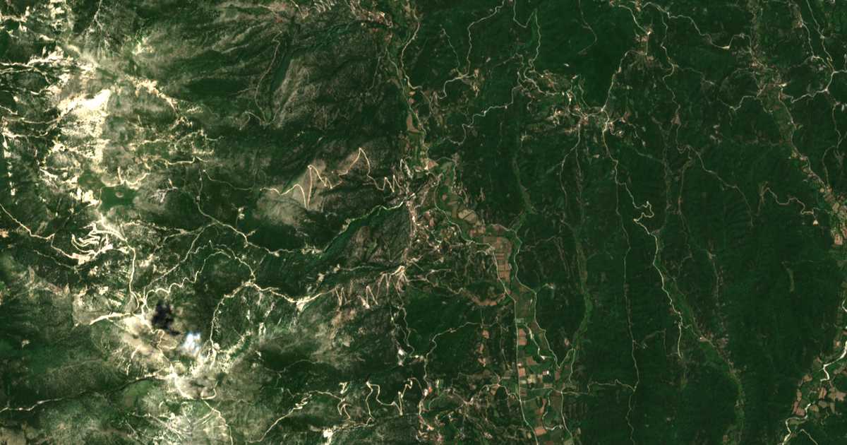 Satelitska karta: Sistroúnion