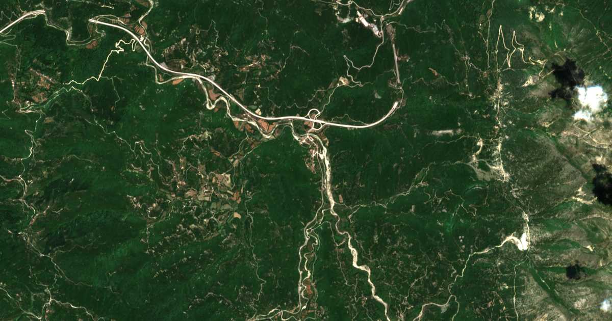 Satelitska karta: Týria