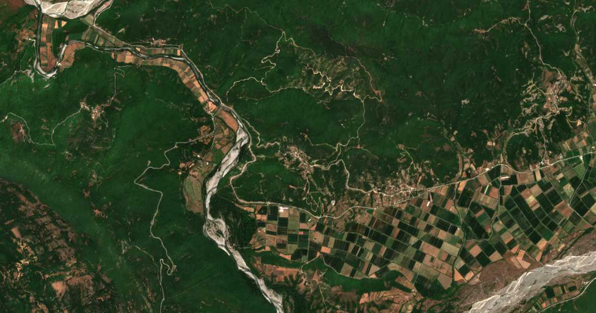 Satelitska karta: Aetopétra