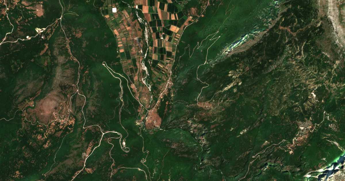 Satelitska karta: Kalývia