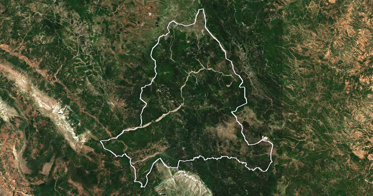 Satelitska snimka s ucrtanom granicom: Dímos Kónitsas