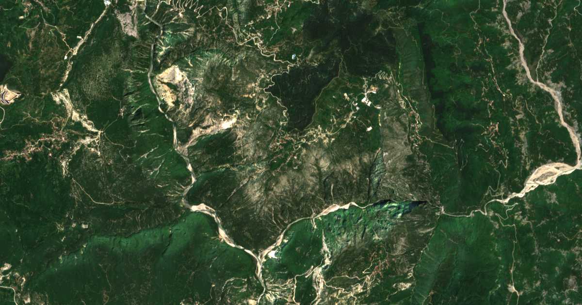 Satelitska karta: Chouliarádes