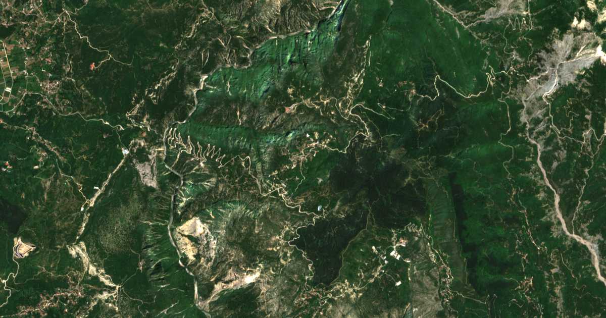 Satelitska karta: Petrovoúnion