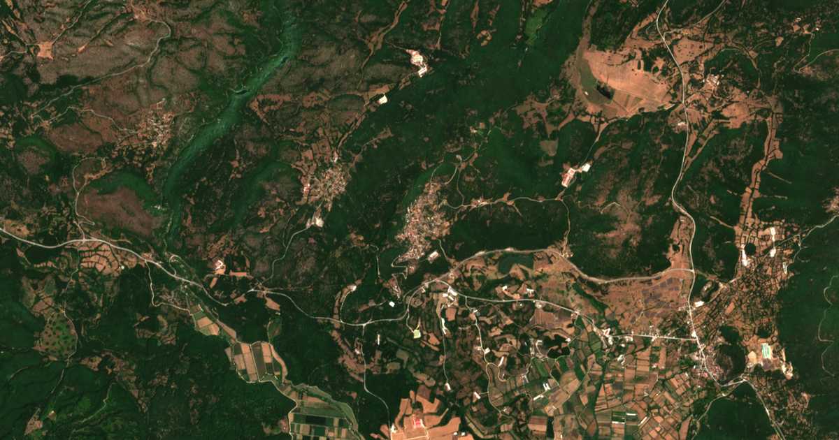 Satelitska karta: Dolianá