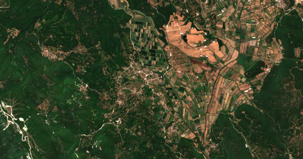 Satelitska karta: Parakálamos