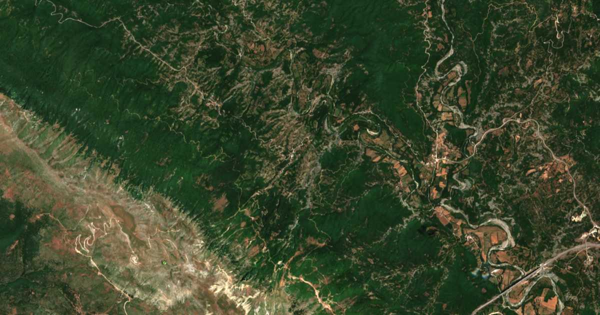 Satelitska karta: Karyaí